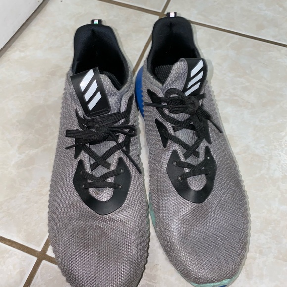 Adidas shoes - Picture 2 of 5